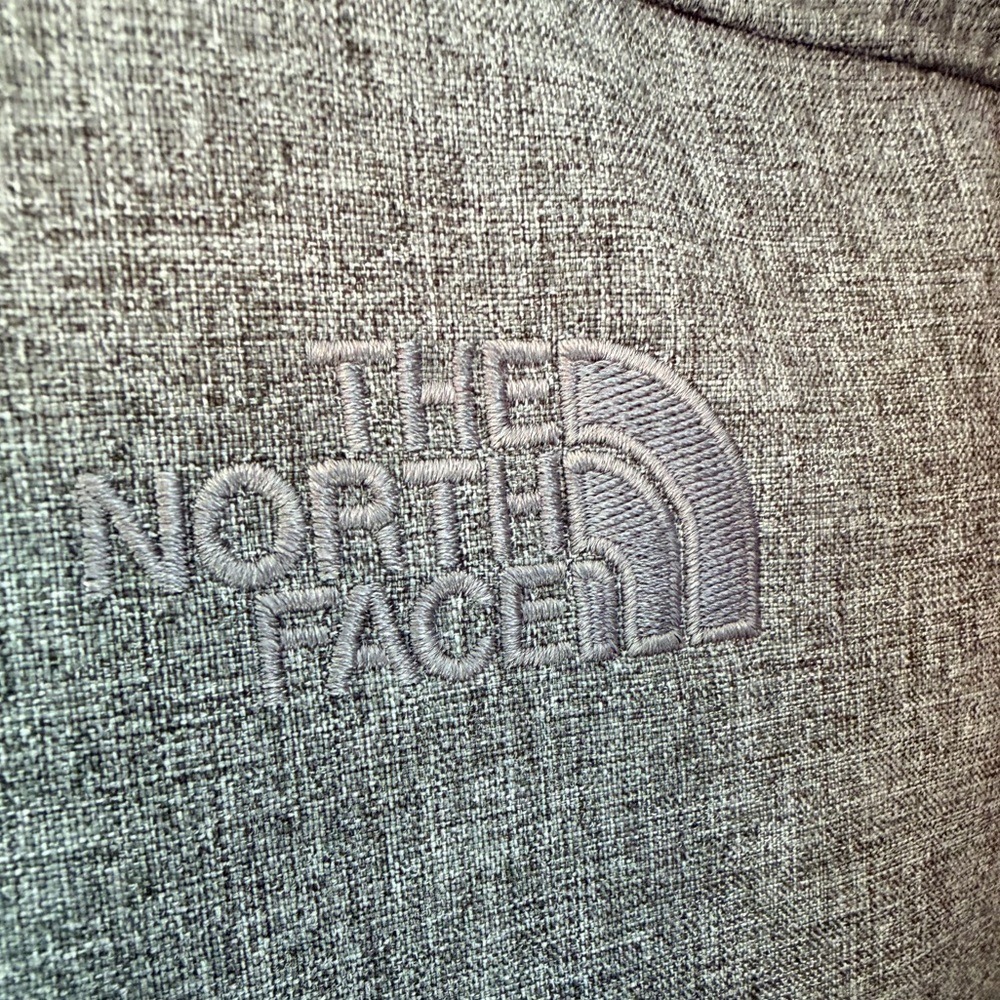 The North Face Men's Gray Lightweight Jacket - Picture 4 of 6